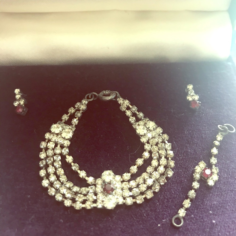 Barbie or similar doll vintage jewelry set.